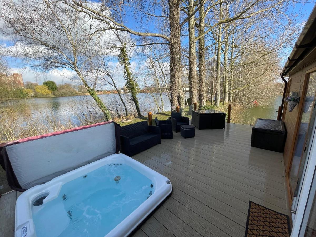 Rudd Lake Luxury Lakeside Lodge With Fishing & Hot Tub@Tattershall Luaran gambar
