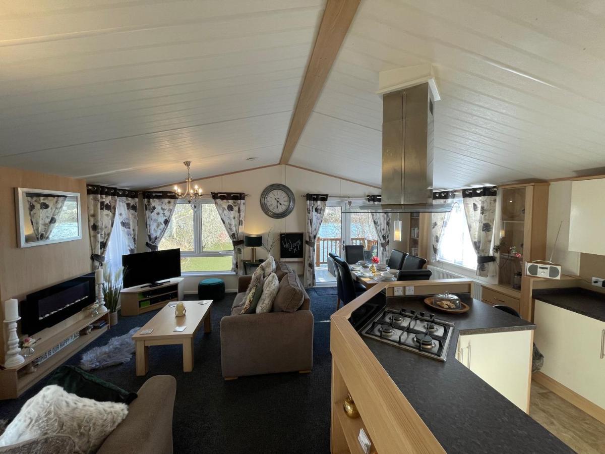 Rudd Lake Luxury Lakeside Lodge With Fishing & Hot Tub@Tattershall Luaran gambar