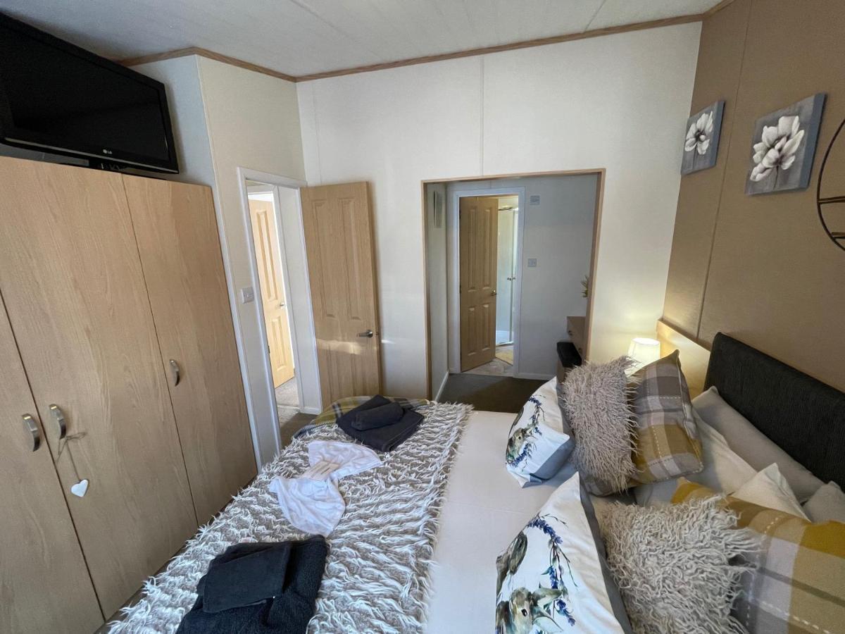 Rudd Lake Luxury Lakeside Lodge With Fishing & Hot Tub@Tattershall Luaran gambar