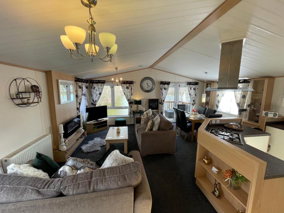 Rudd Lake Luxury Lakeside Lodge With Fishing & Hot Tub@Tattershall Luaran gambar